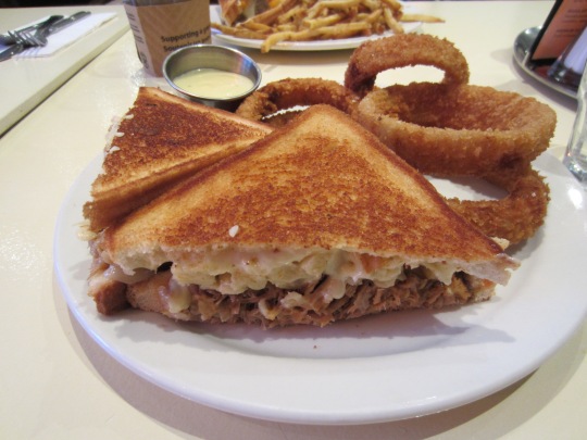 Grilled cheese with pulled pork